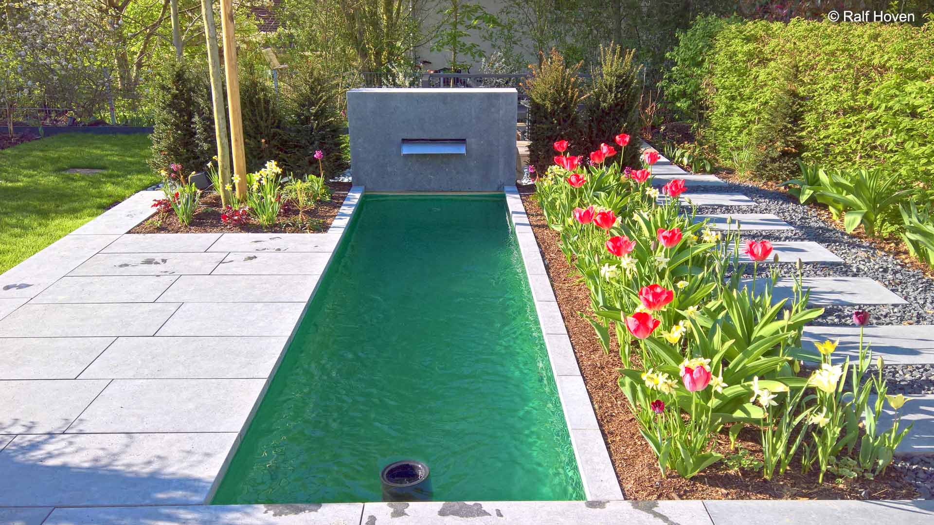 Gartengestaltung in Köln Wasserbecken Wasserschütte